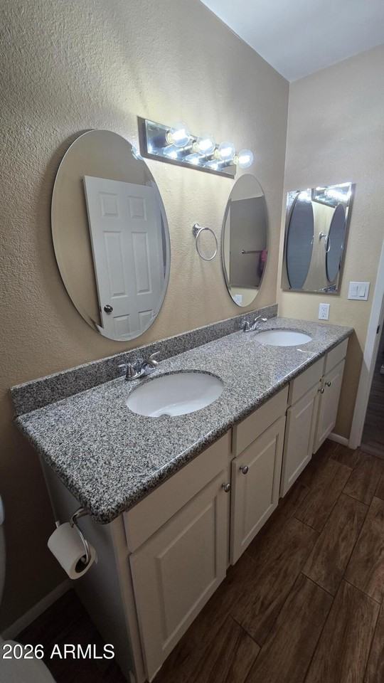 5128 W Surrey Ave - Photo 3 of 30