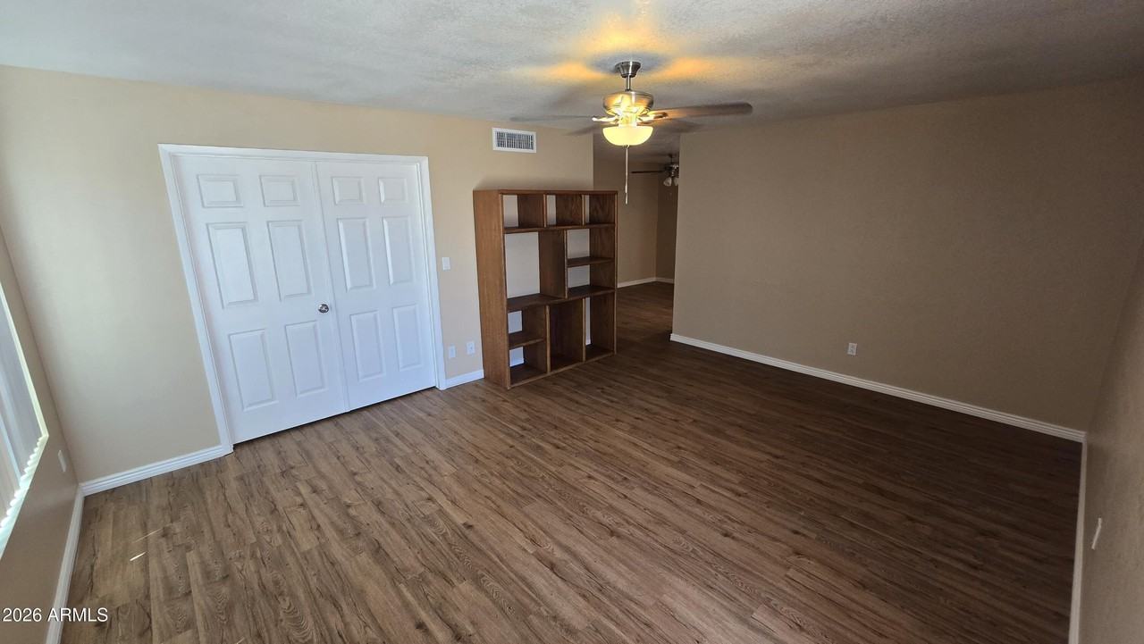 5128 W Surrey Ave - Photo 5 of 30