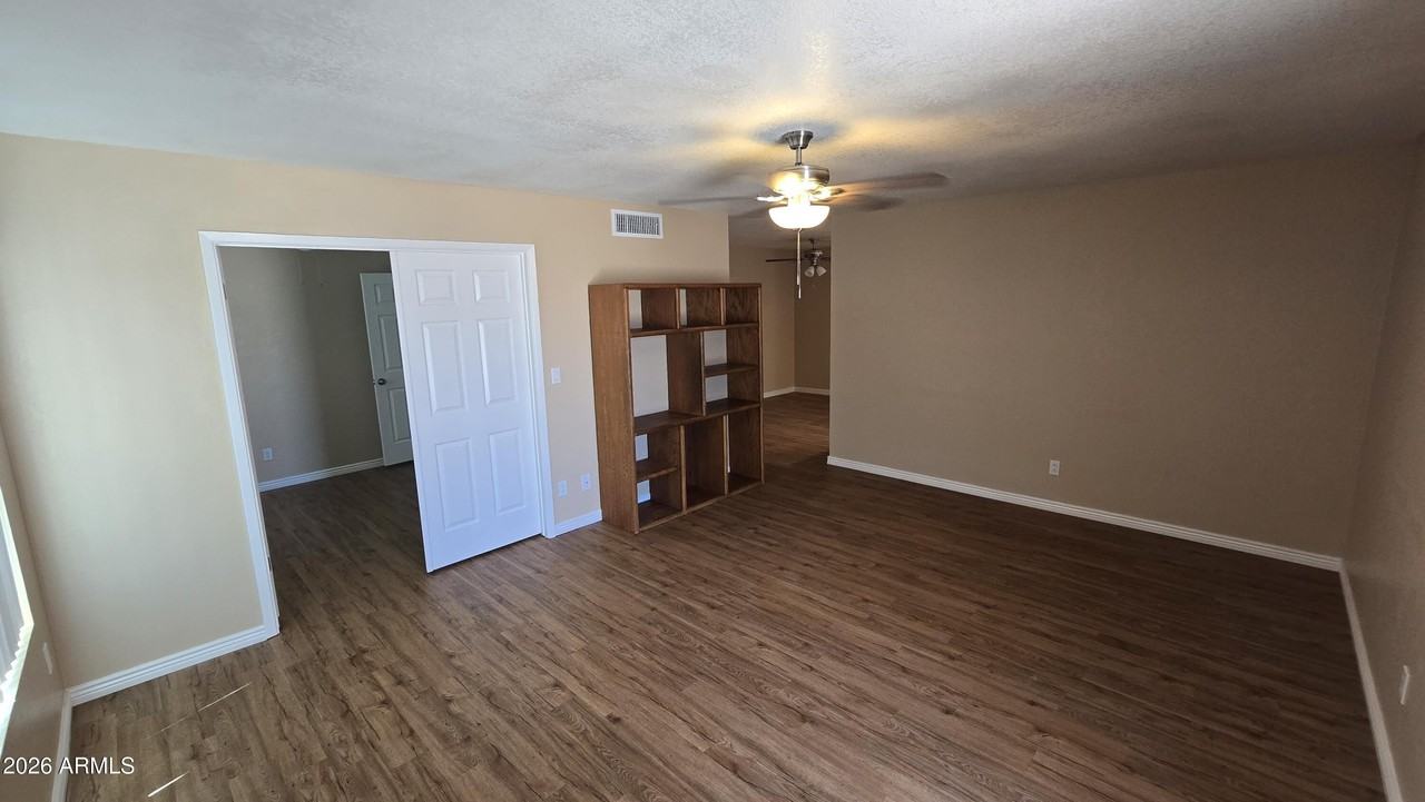 5128 W Surrey Ave - Photo 6 of 30