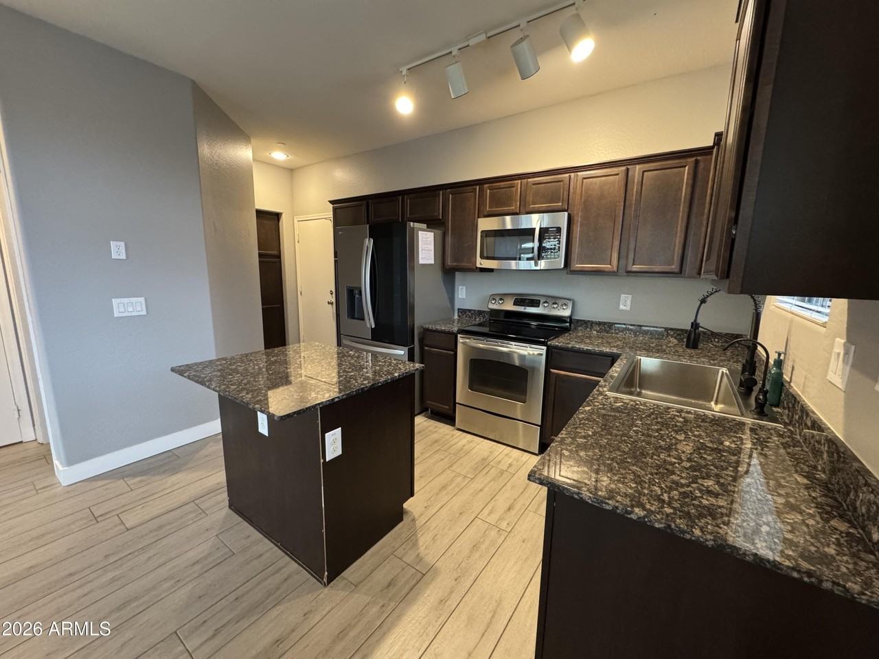 2725 E Mine Creek Rd #1176 - Photo 2 of 49