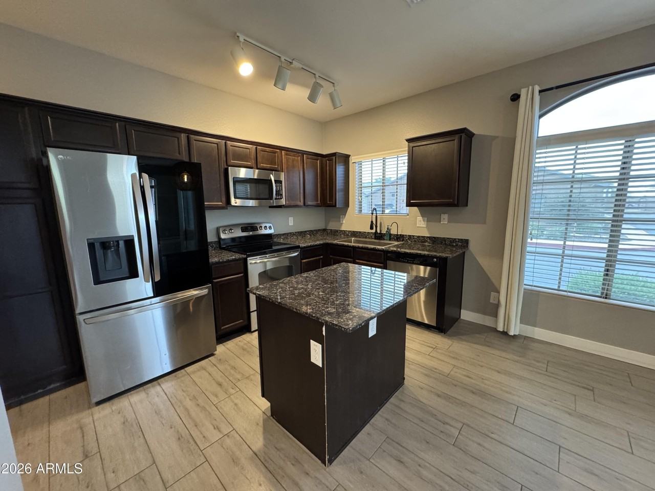 2725 E Mine Creek Rd #1176 - Photo 3 of 49