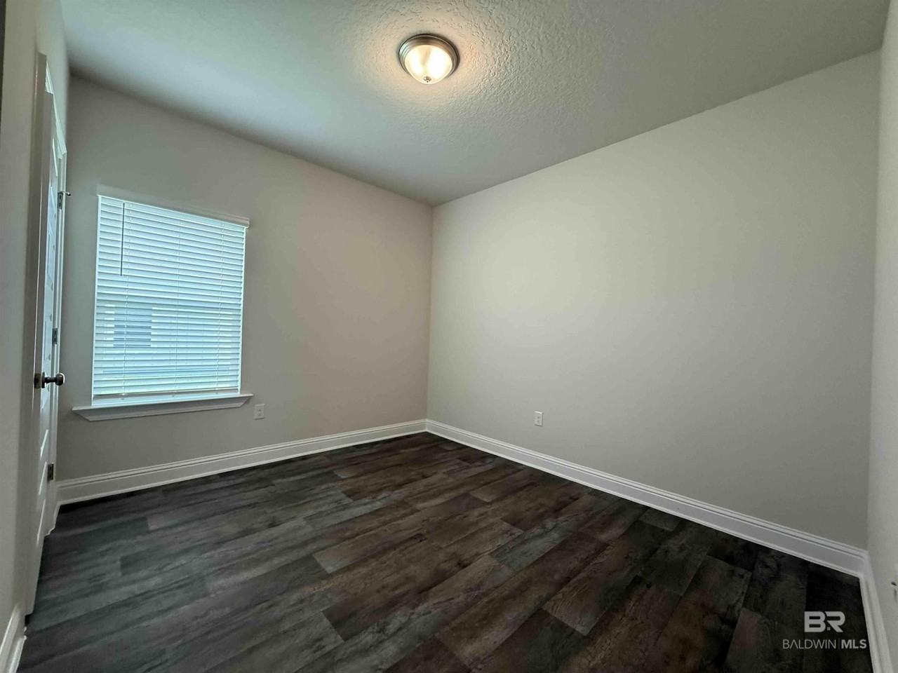 19130 Treehill Ln - Photo 6 of 15