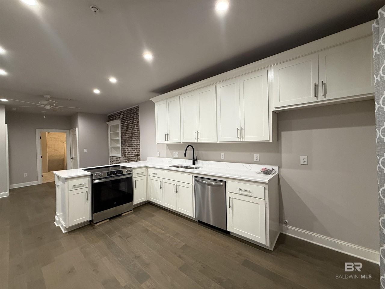 102 N Alston St #203 - Photo 6 of 15