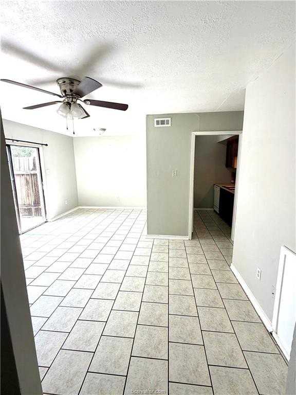 2406 Blanco Dr #D - Photo 6 of 29