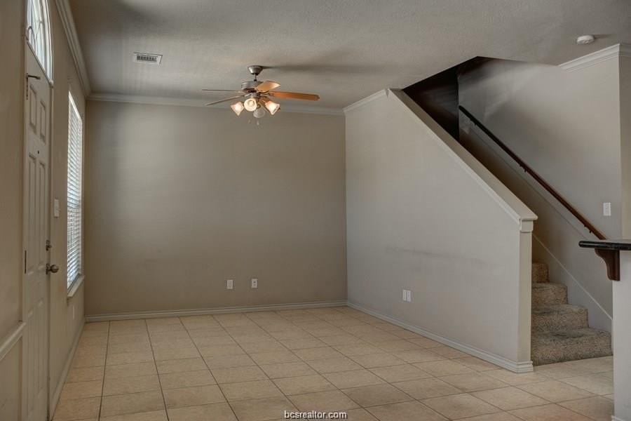 146 Forest Dr - Photo 2 of 14