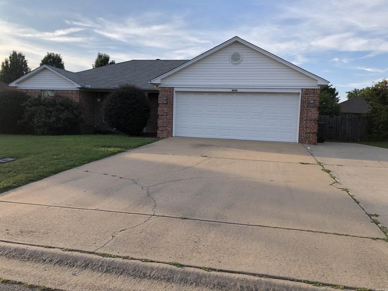 2830 York Ln - Photo 2 of 15
