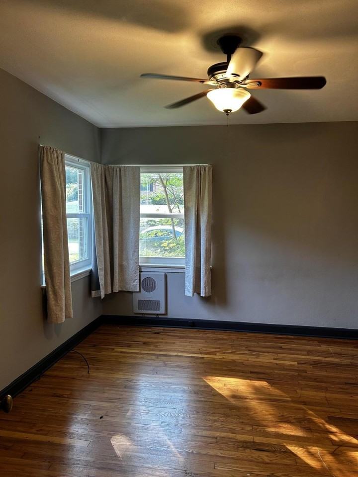 4201 Tacoma Ave #2 - Photo 7 of 9