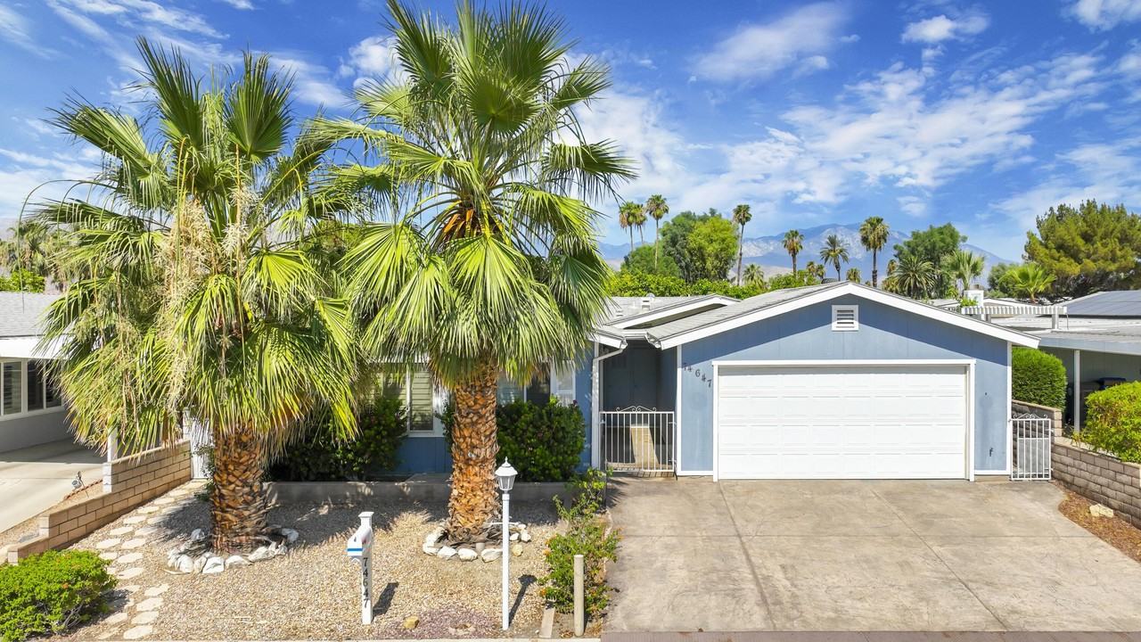 74647 Azurite Cir E
