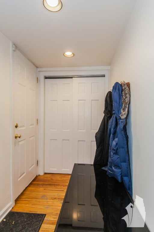 1433 W Oakdale Ave #G - Photo 2 of 9
