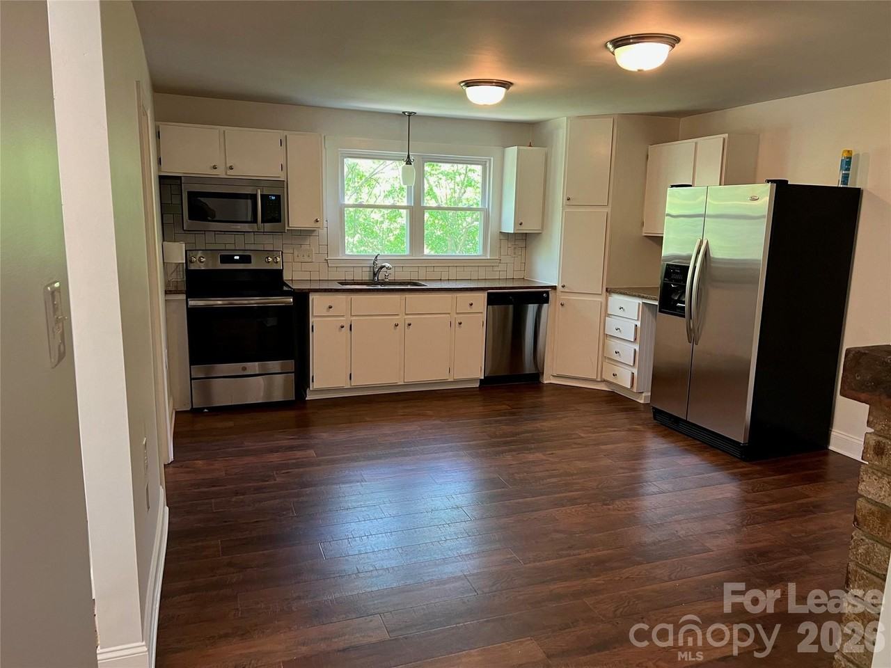 346 Nesbit Ave - Photo 3 of 17