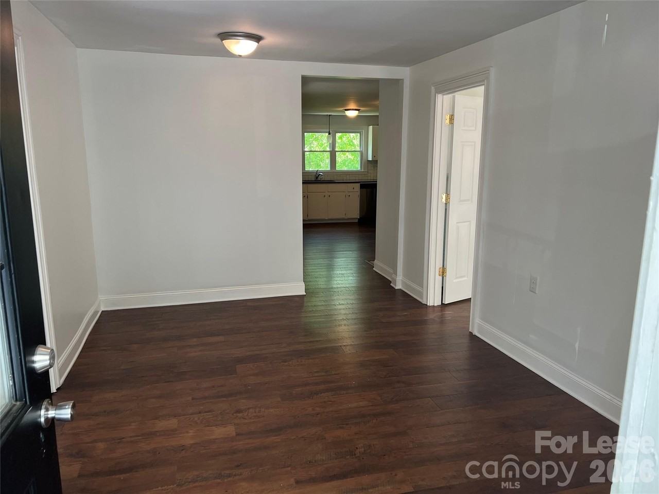 346 Nesbit Ave - Photo 4 of 17
