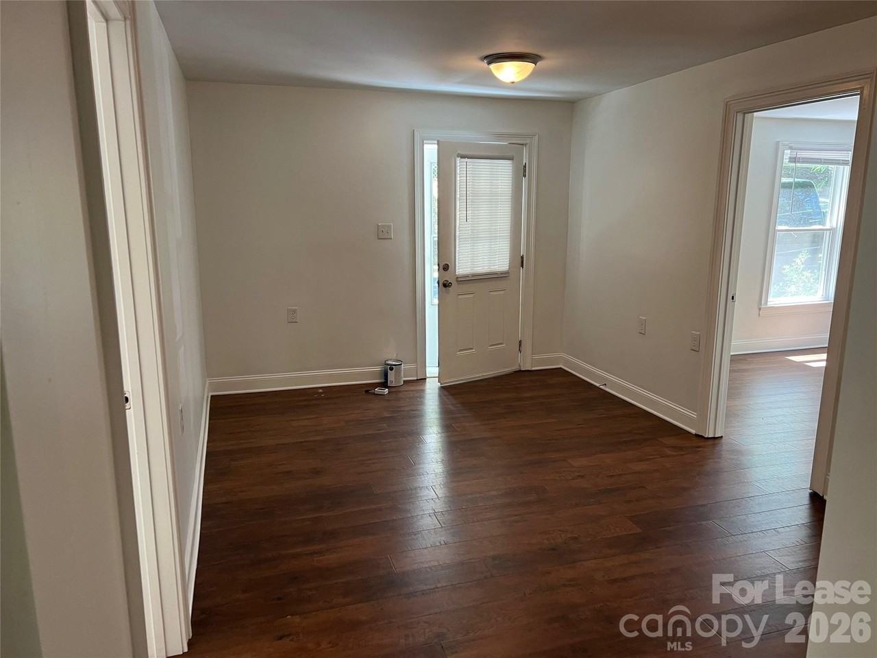 346 Nesbit Ave - Photo 5 of 17