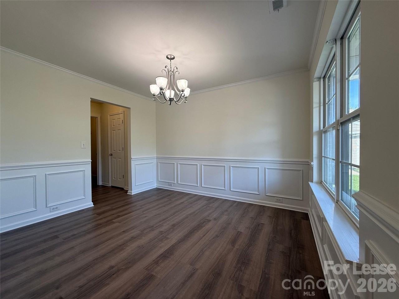 5103 Stowe Derby Dr - Photo 4 of 14