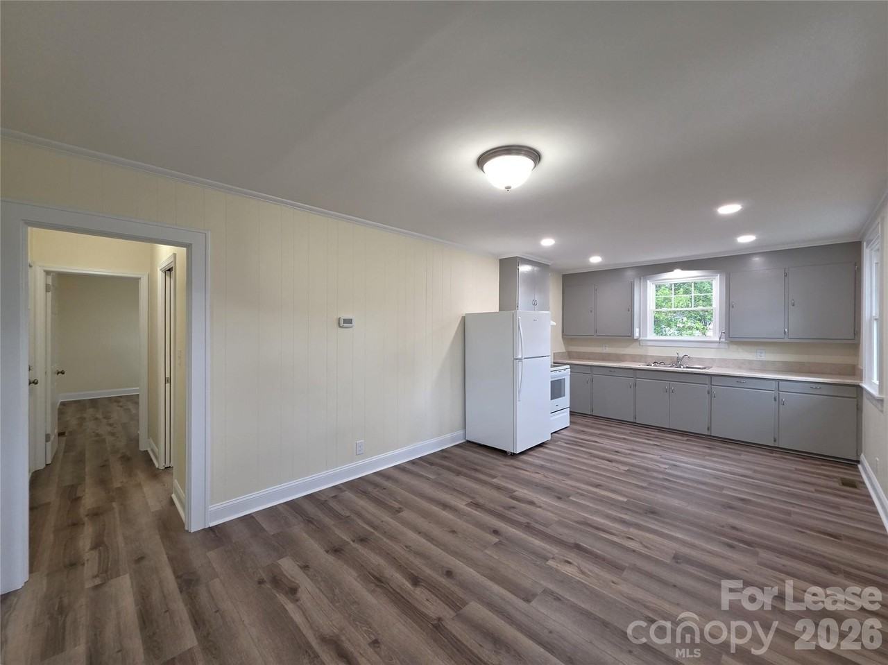 6400 Bringle Ferry Rd - Photo 3 of 13