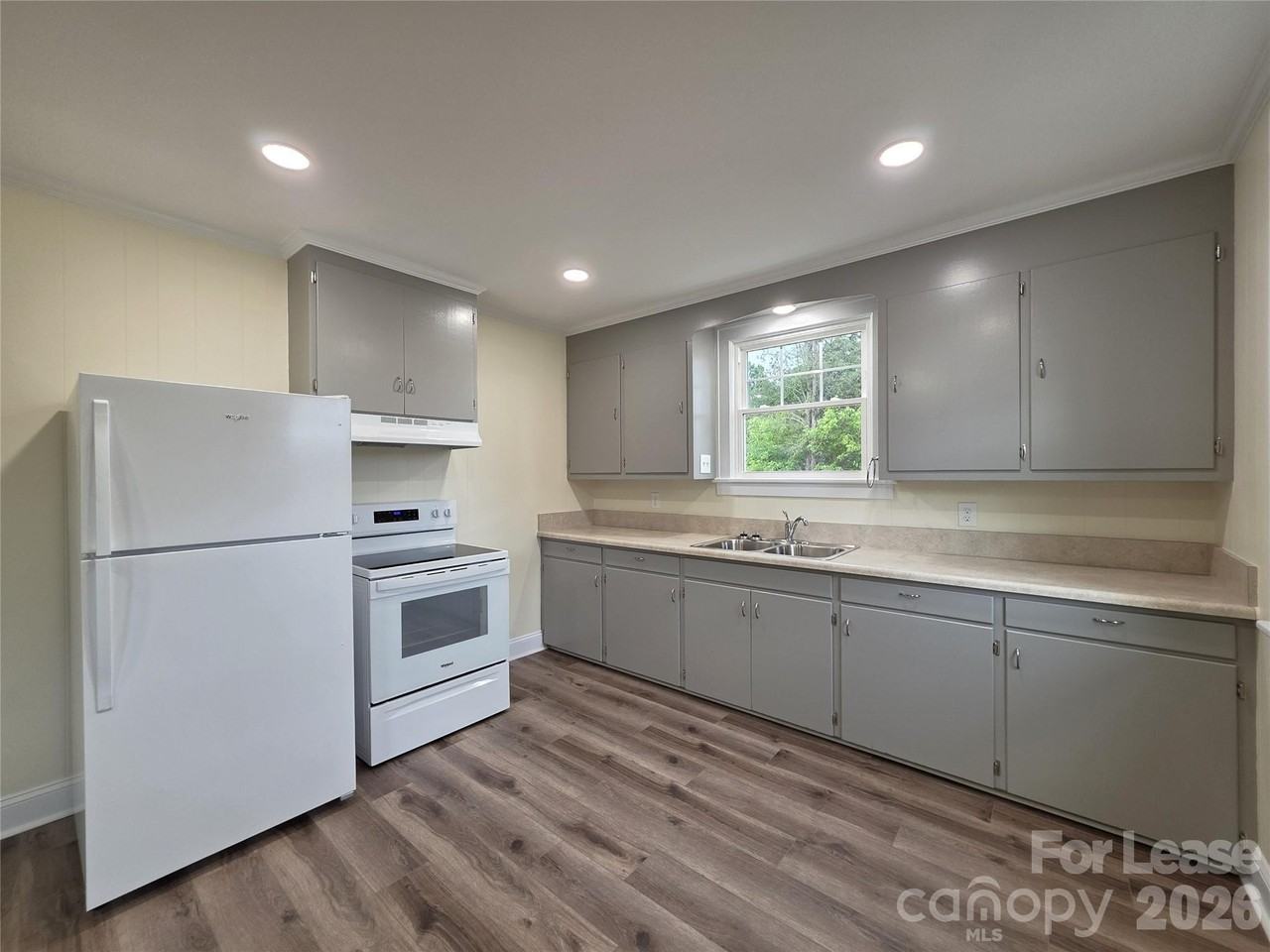 6400 Bringle Ferry Rd - Photo 4 of 13