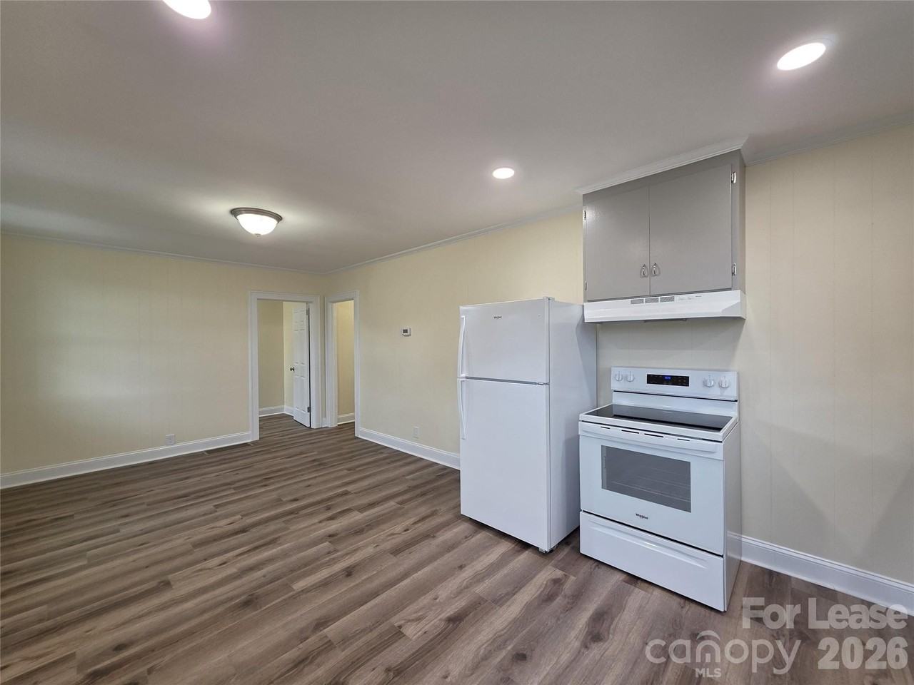 6400 Bringle Ferry Rd - Photo 5 of 13