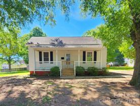 618 Poplar Ave - Photo 1 of 1