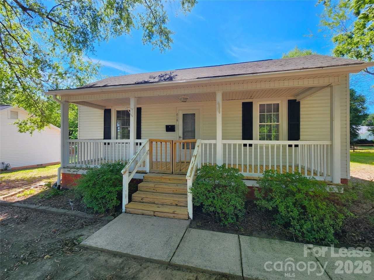 618 Poplar Ave - Photo 2 of 15