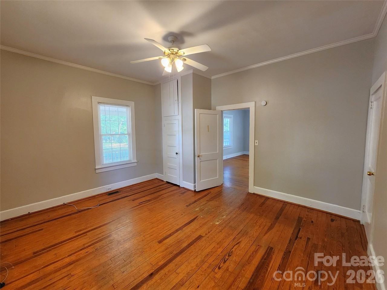 618 Poplar Ave - Photo 7 of 15