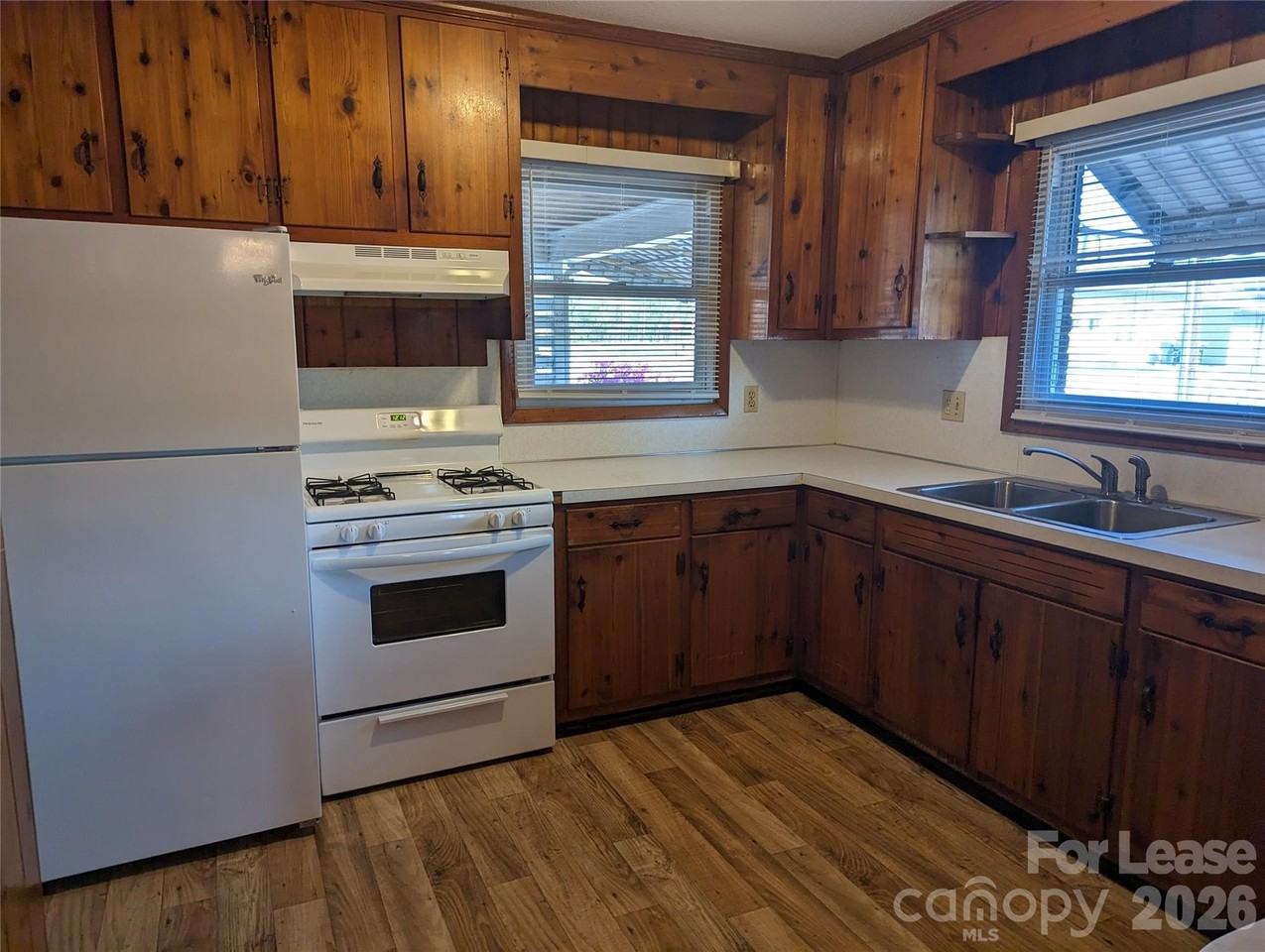 2038 Dale Ave - Photo 5 of 16
