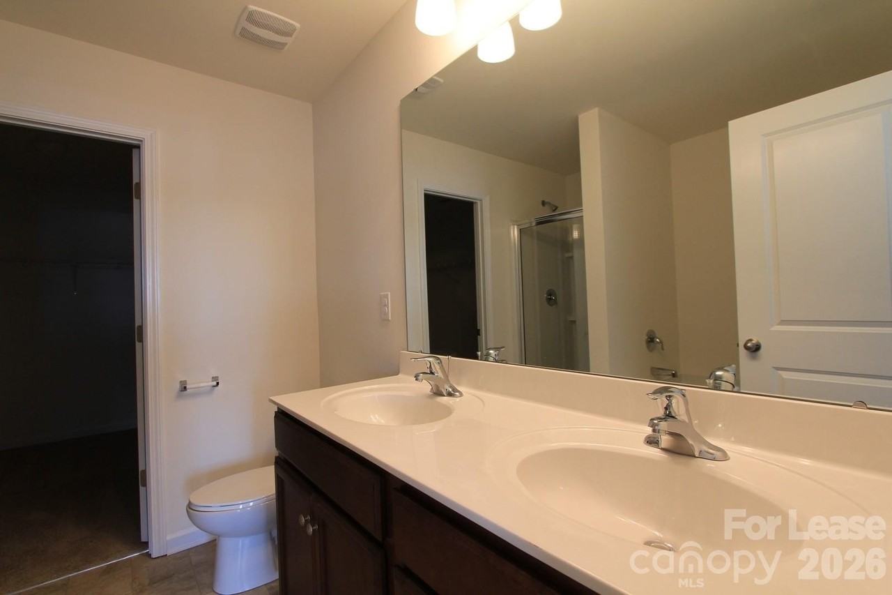 127 Queensway Ln - Photo 5 of 12