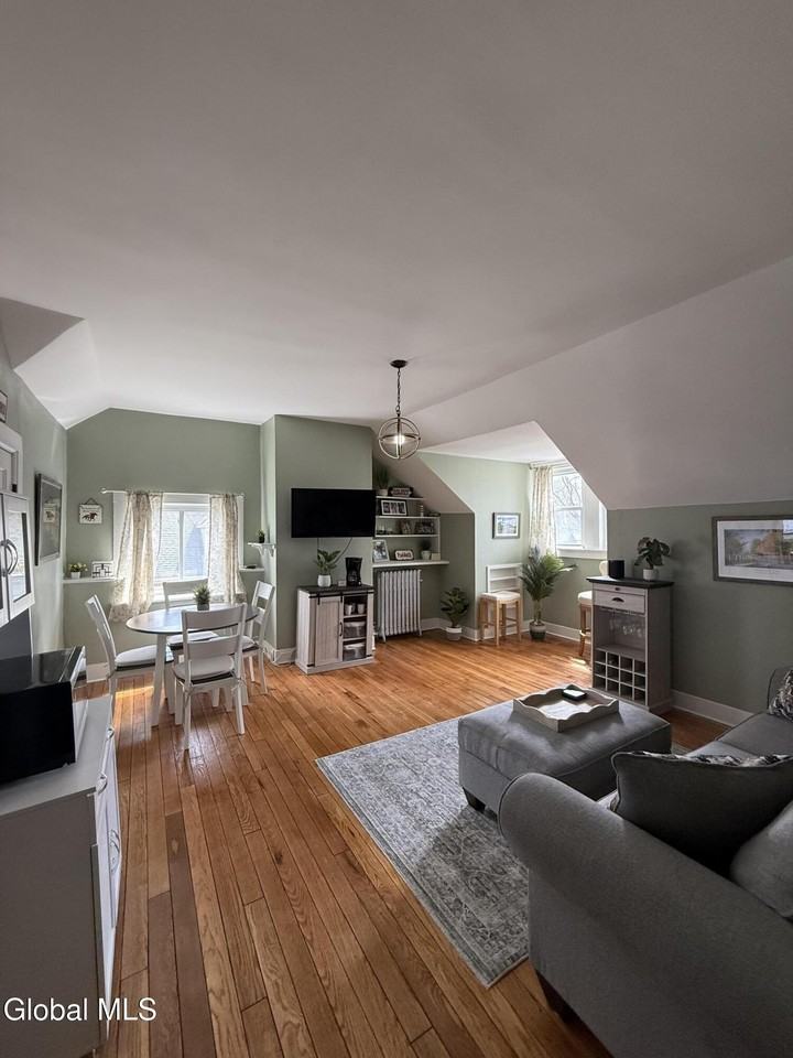 143 Caroline St #6 - Photo 3 of 14