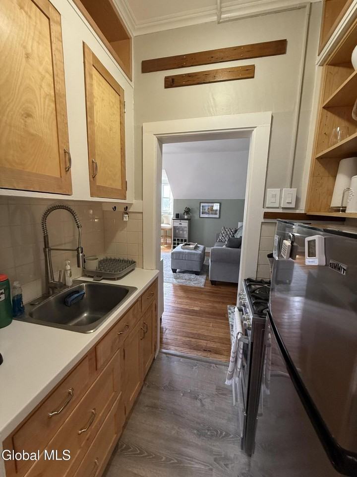 143 Caroline St #6 - Photo 6 of 14