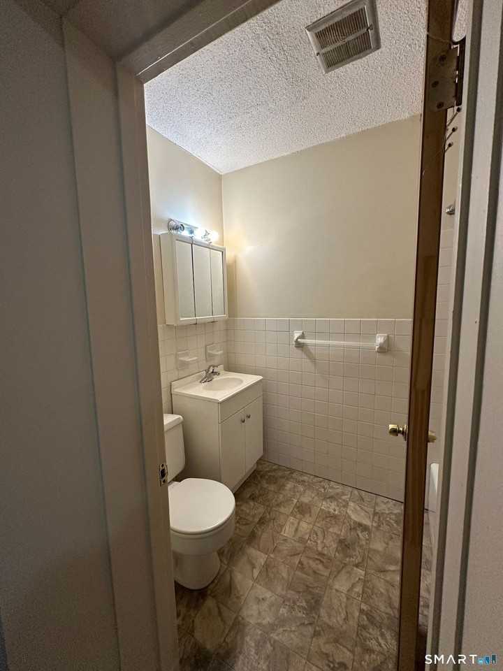1660 E Main St #1B - Photo 5 of 26