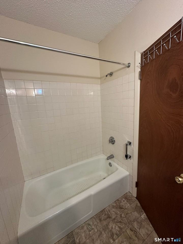 1660 E Main St #1B - Photo 6 of 26
