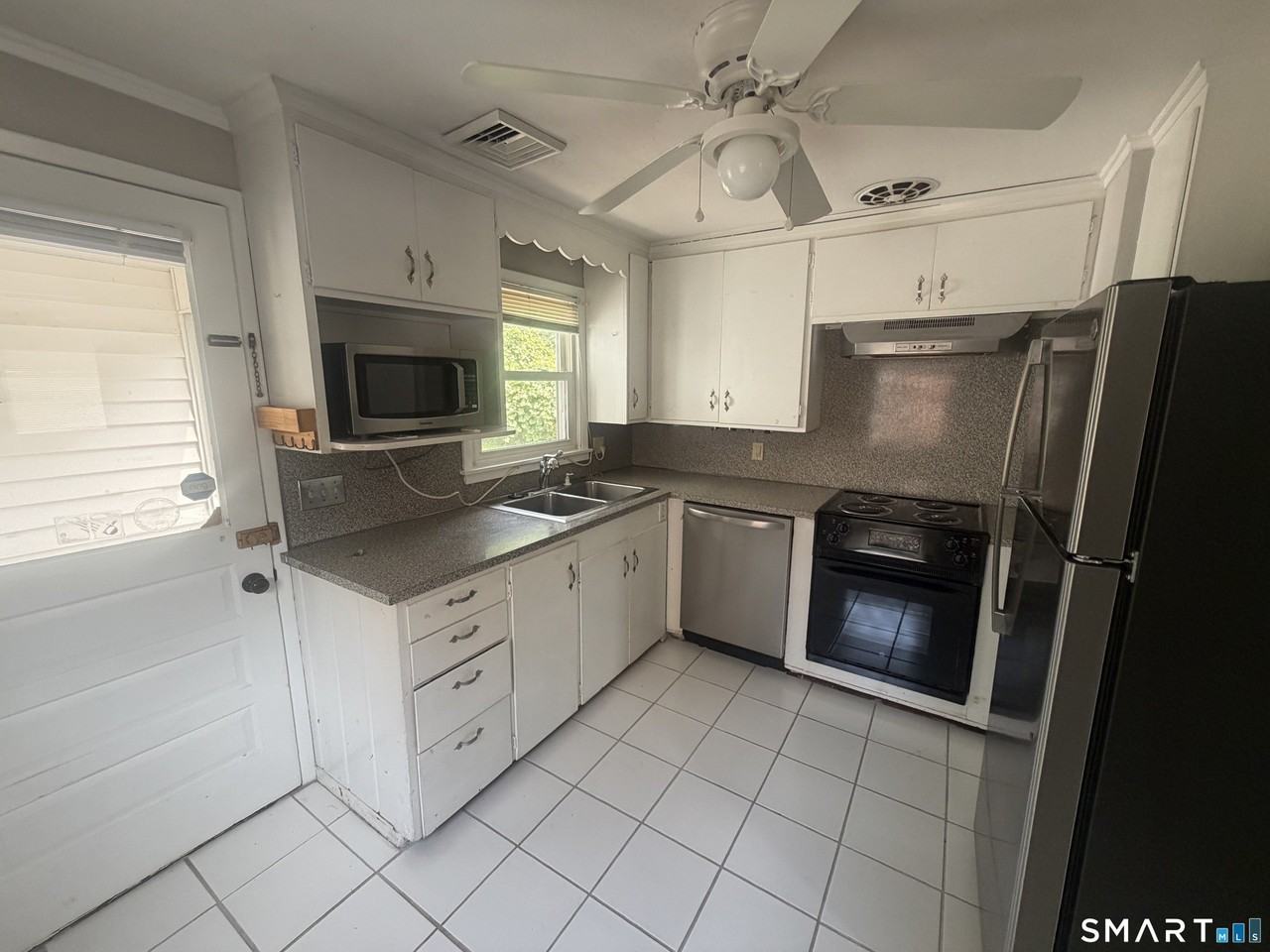 16 Harding Ave - Photo 4 of 15