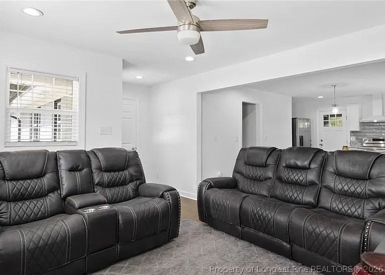 150 Della Dr - Photo 4 of 17