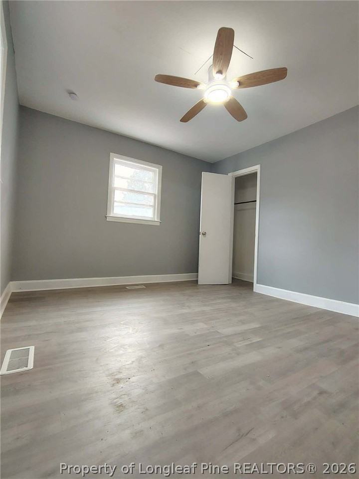 1306 Grace St - Photo 4 of 17