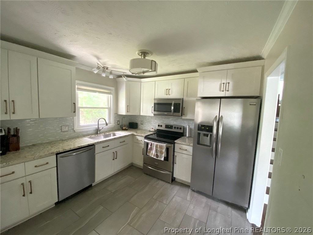 3308 Cranbrook Dr - Photo 2 of 23