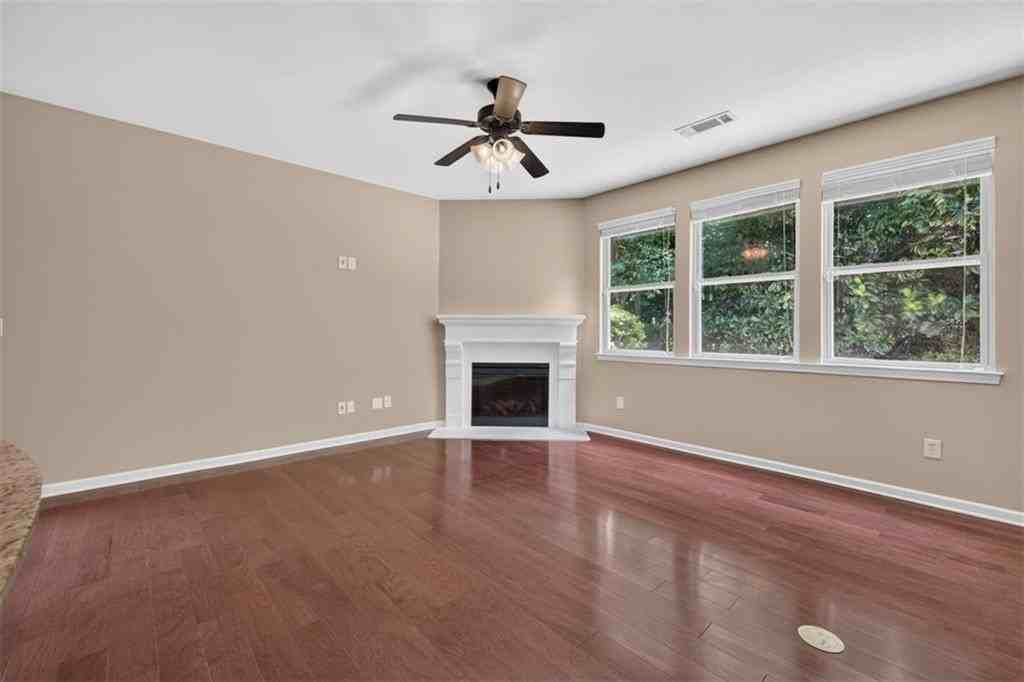 1572 Lenox Overlook Rd Ne - Photo 6 of 44