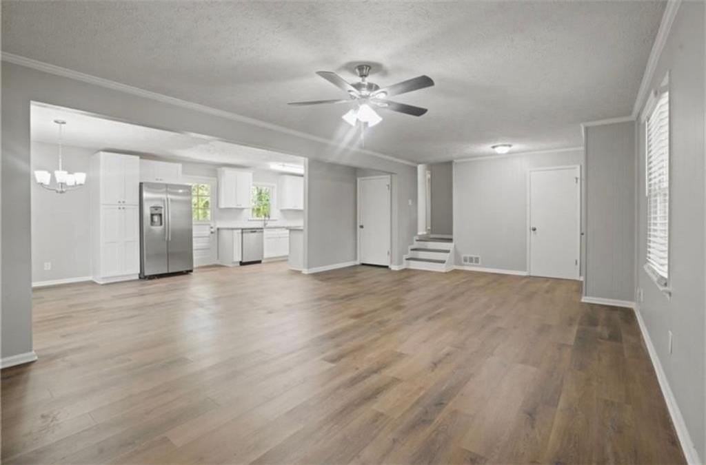 703 Navaho Ct - Photo 2 of 21
