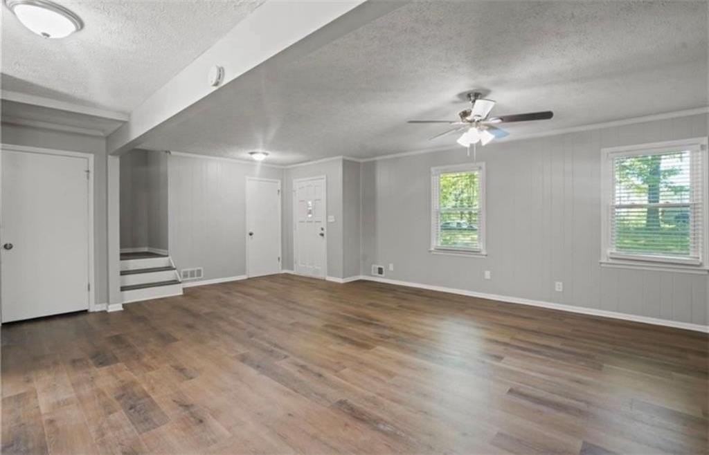 703 Navaho Ct - Photo 3 of 21