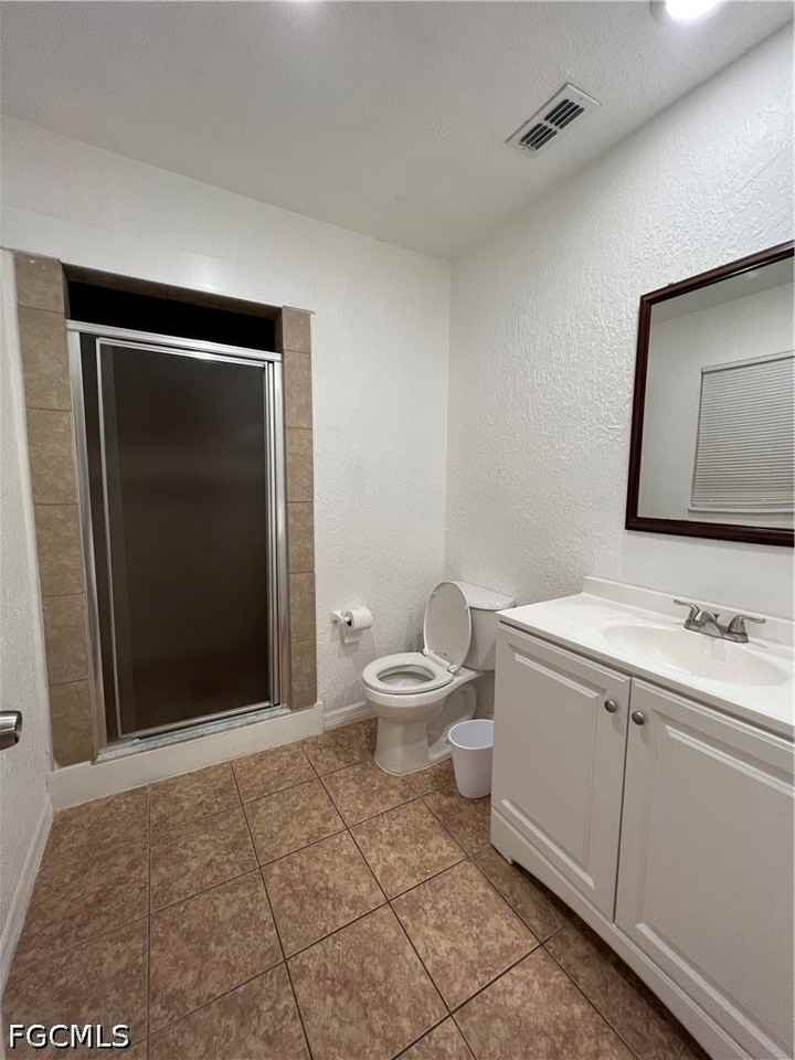 3923 Se 12th Ave - Photo 6 of 13