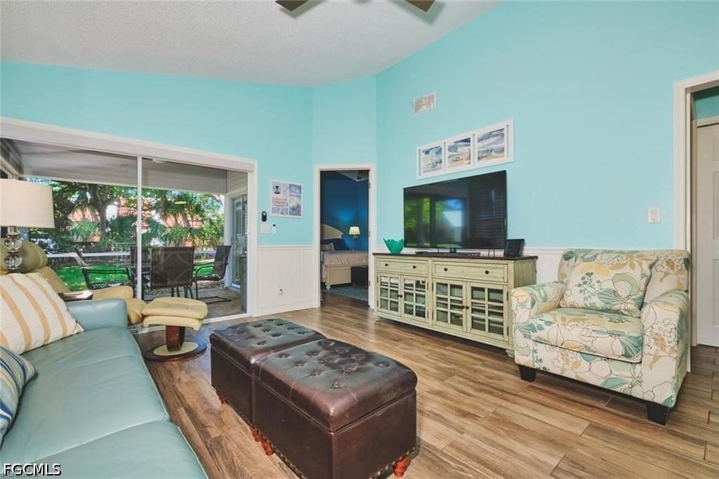 14652 Sagamore Ct - Photo 2 of 18