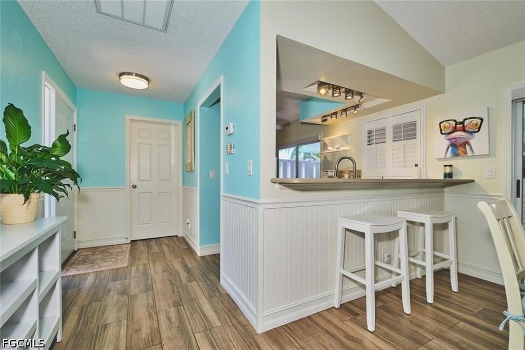 14652 Sagamore Ct - Photo 4 of 18