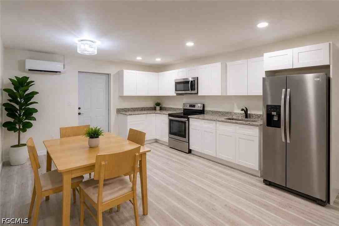 2222 Unity Ave - Photo 2 of 12