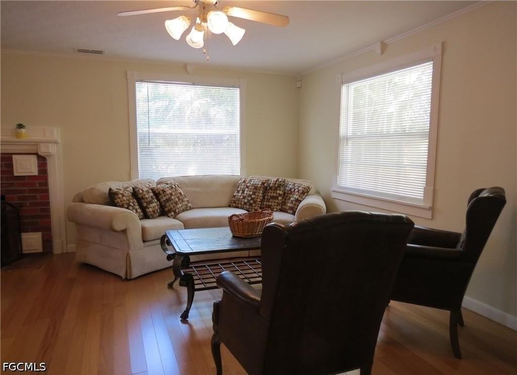 2704 2nd St - Photo 5 of 24