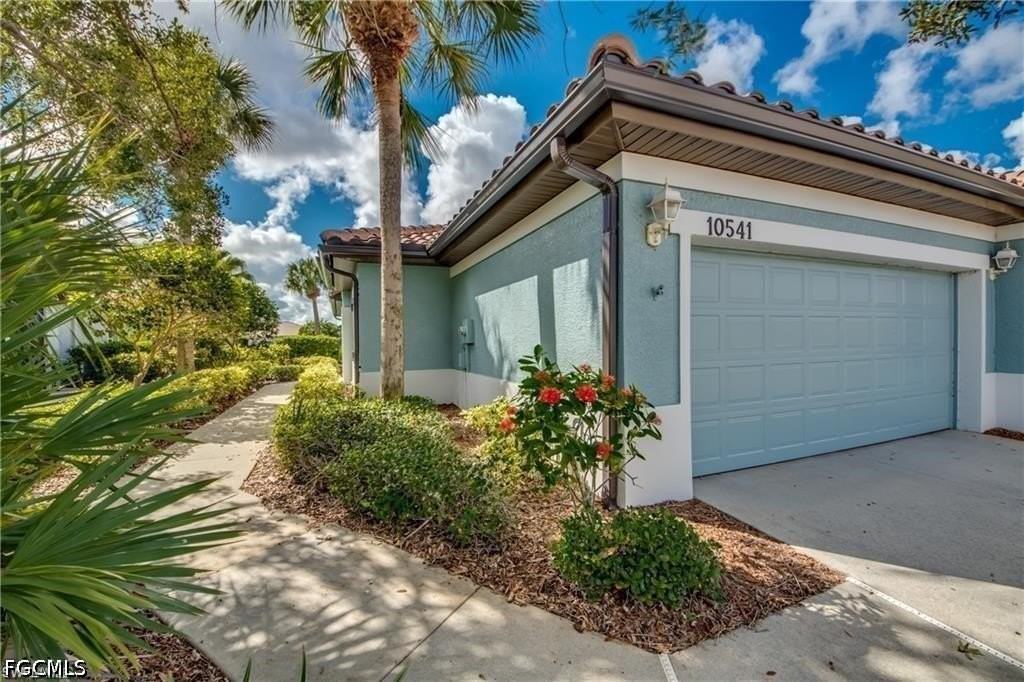 10541 Diamante Way - Photo 2 of 34