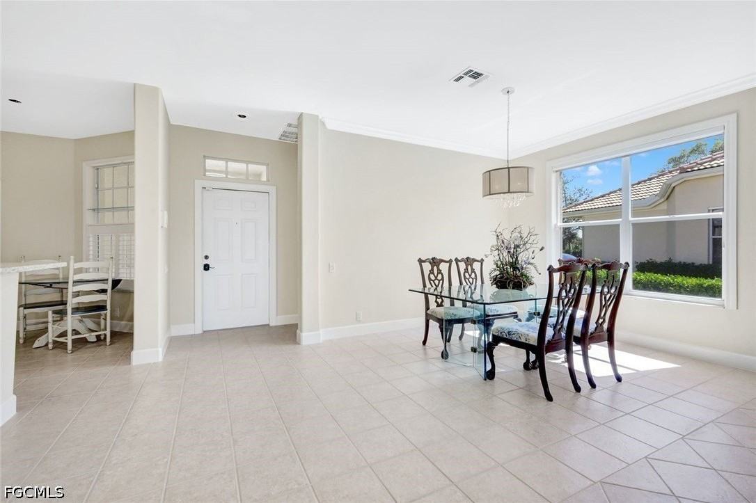 8777 E Bay Cir - Photo 3 of 24