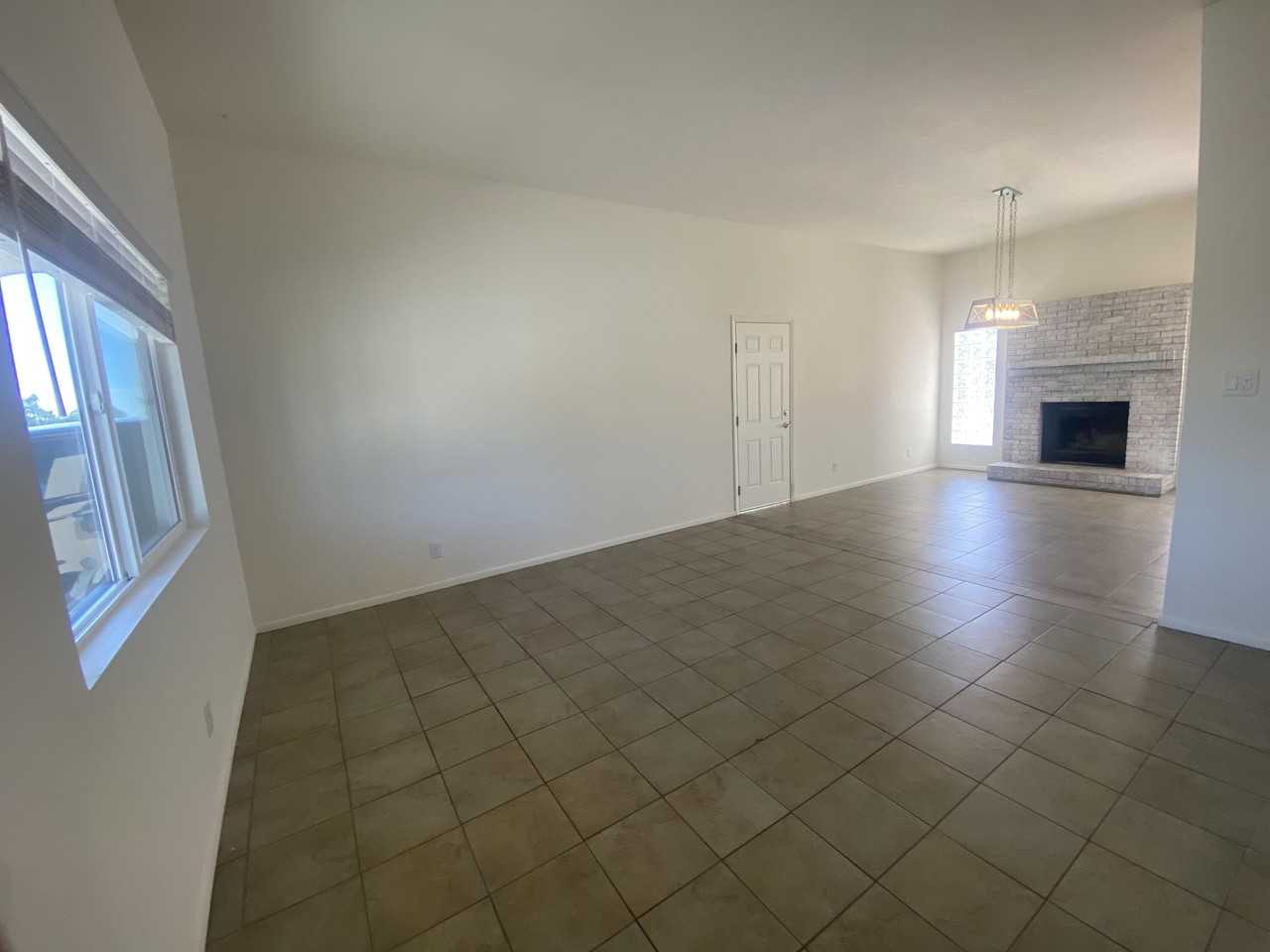 10501 Delicado Pl Ne - Photo 3 of 17