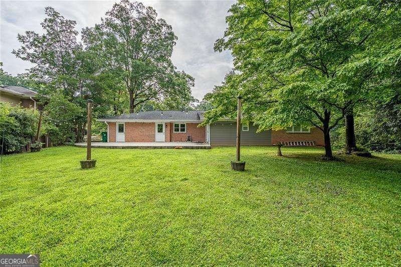 2470 Landeau Cir - Photo 4 of 25