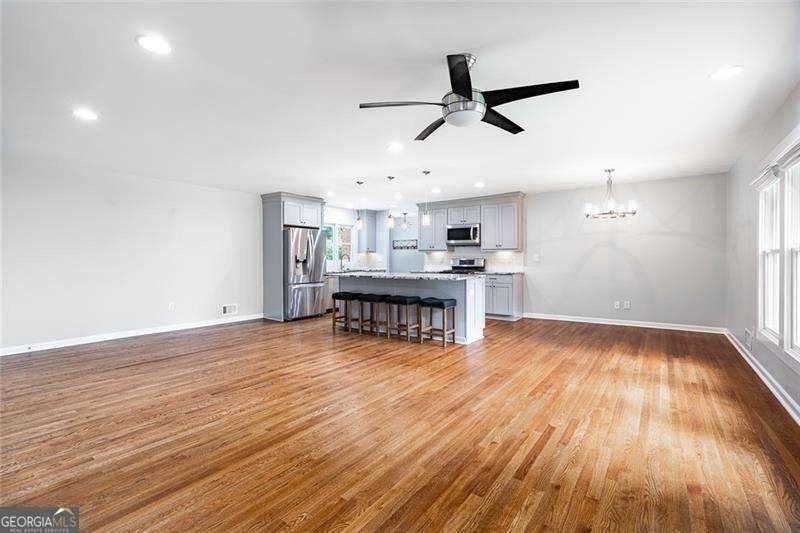2470 Landeau Cir - Photo 6 of 25