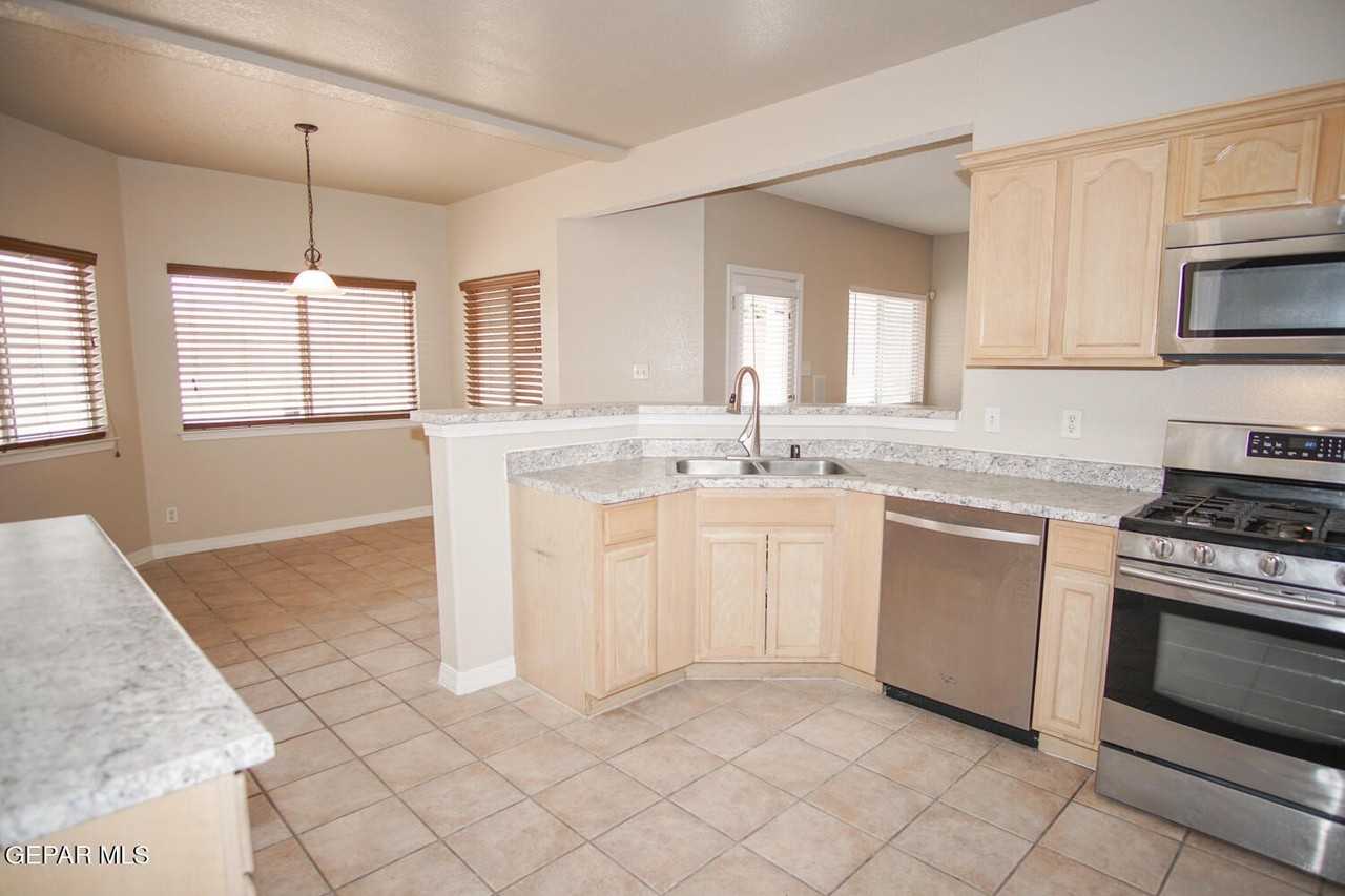 13717 Paseo De Fe Cir - Photo 7 of 27