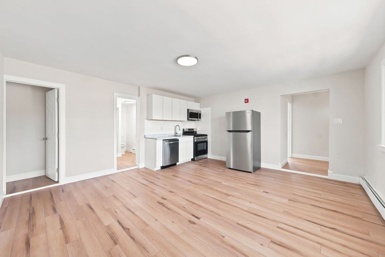 805 W New York Avenue Somers Point, NJ - Photo 6 of 21