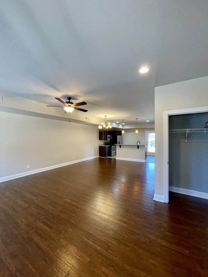 123 Portico St #1 - Photo 4 of 33
