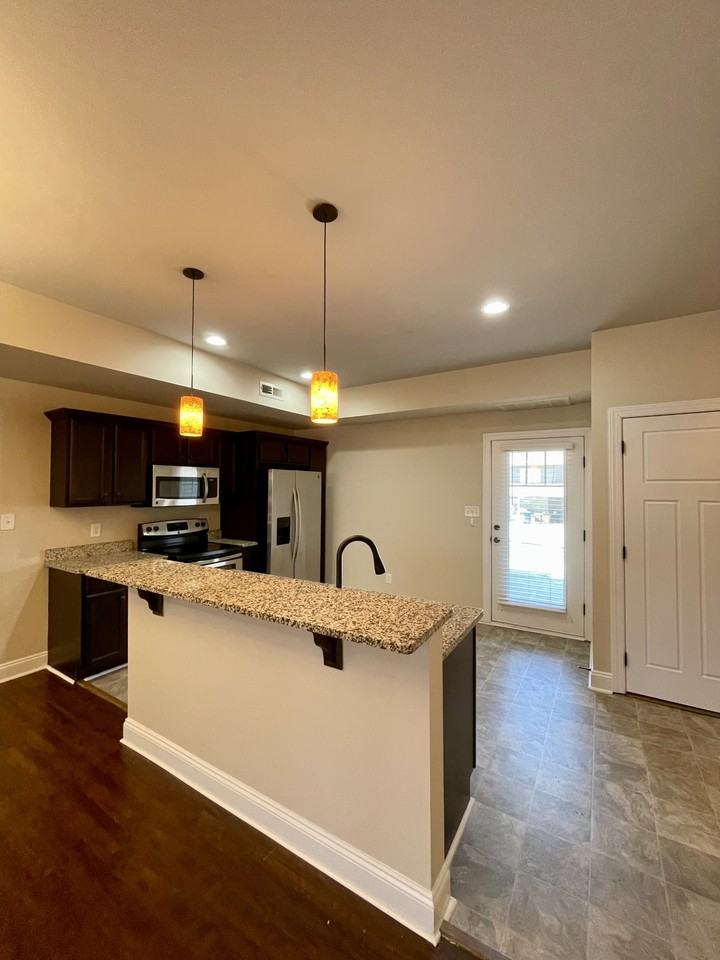 123 Portico St #1 - Photo 5 of 33